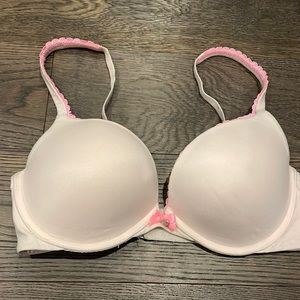 Victoria Secrets push-up bra